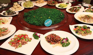 靜雨軒清真茶餐廳 品味西寧美食，享受便捷聚會